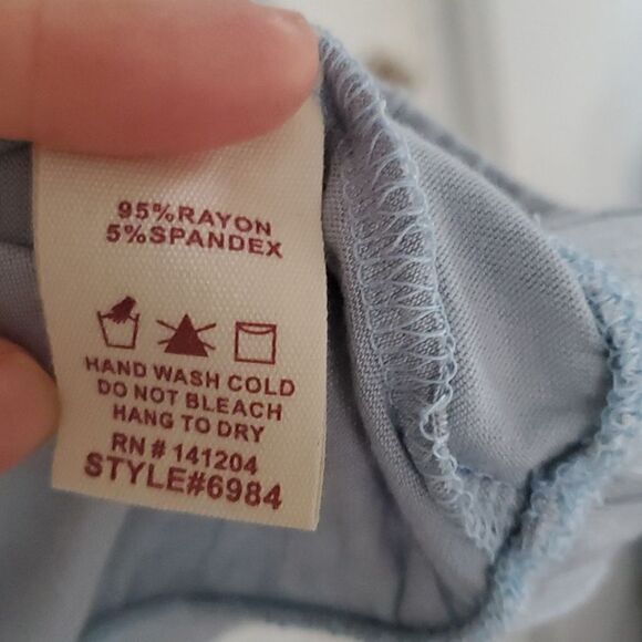 Hem & Thread Kelsea Tee - Picture 5 of 6